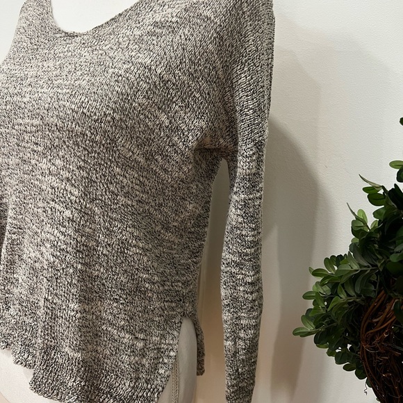 Hollister long sleeve top - Picture 2 of 6